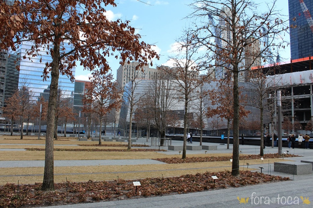 praça do memoria de 11 de setembro com as árvores secas devido ao inverno em 2013
