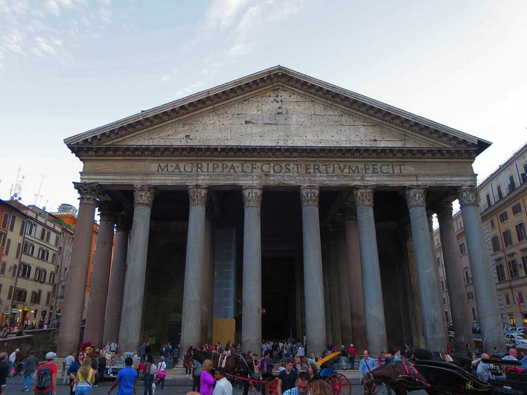 vista frontal do Pantheon
