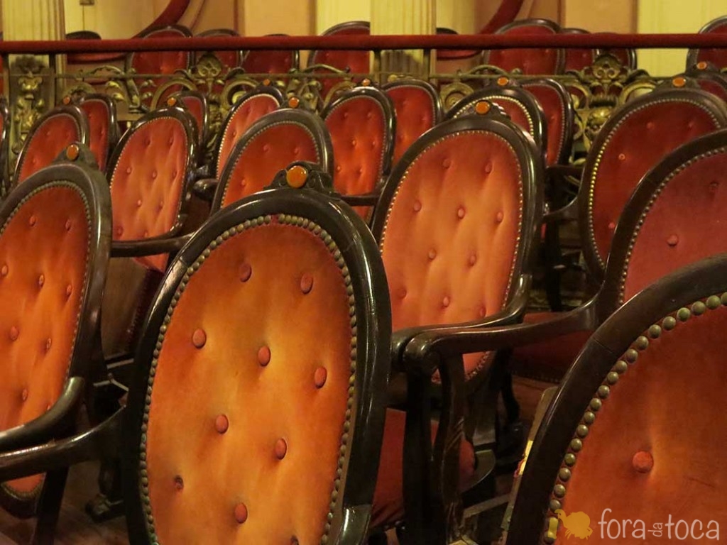 cadeiras da plateia do Teatro Amazonas