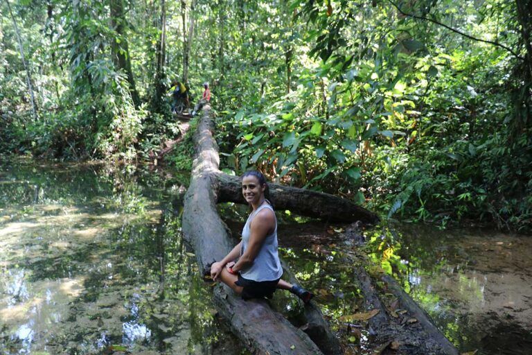 Trilha com a Amazônia Adventure no parque do Utinga